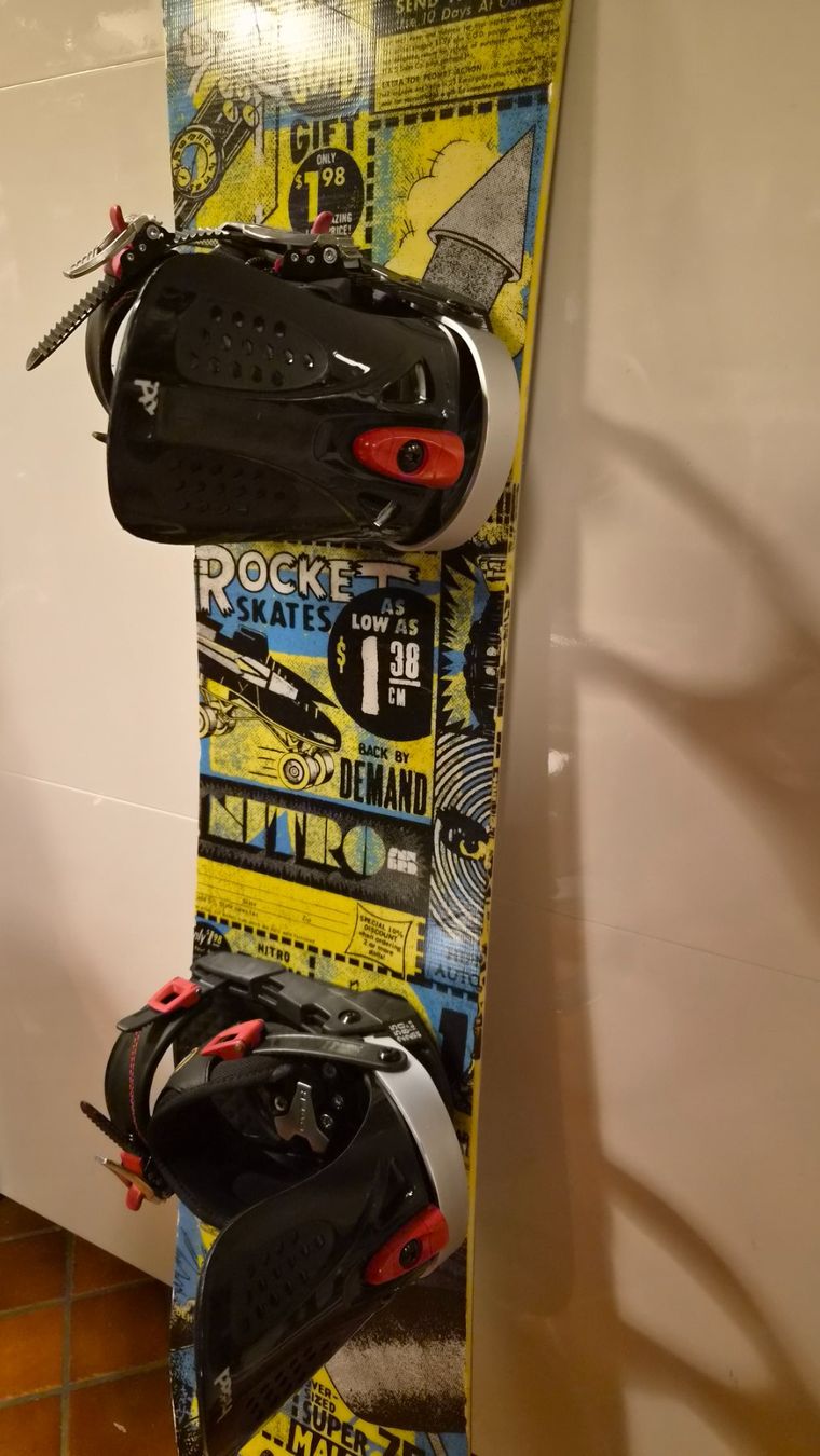 Snowboard Nitro Board: Nitro Snowboard 138cm inkl. Bindung – Usato da Oberrieden venduto da Raja011 1