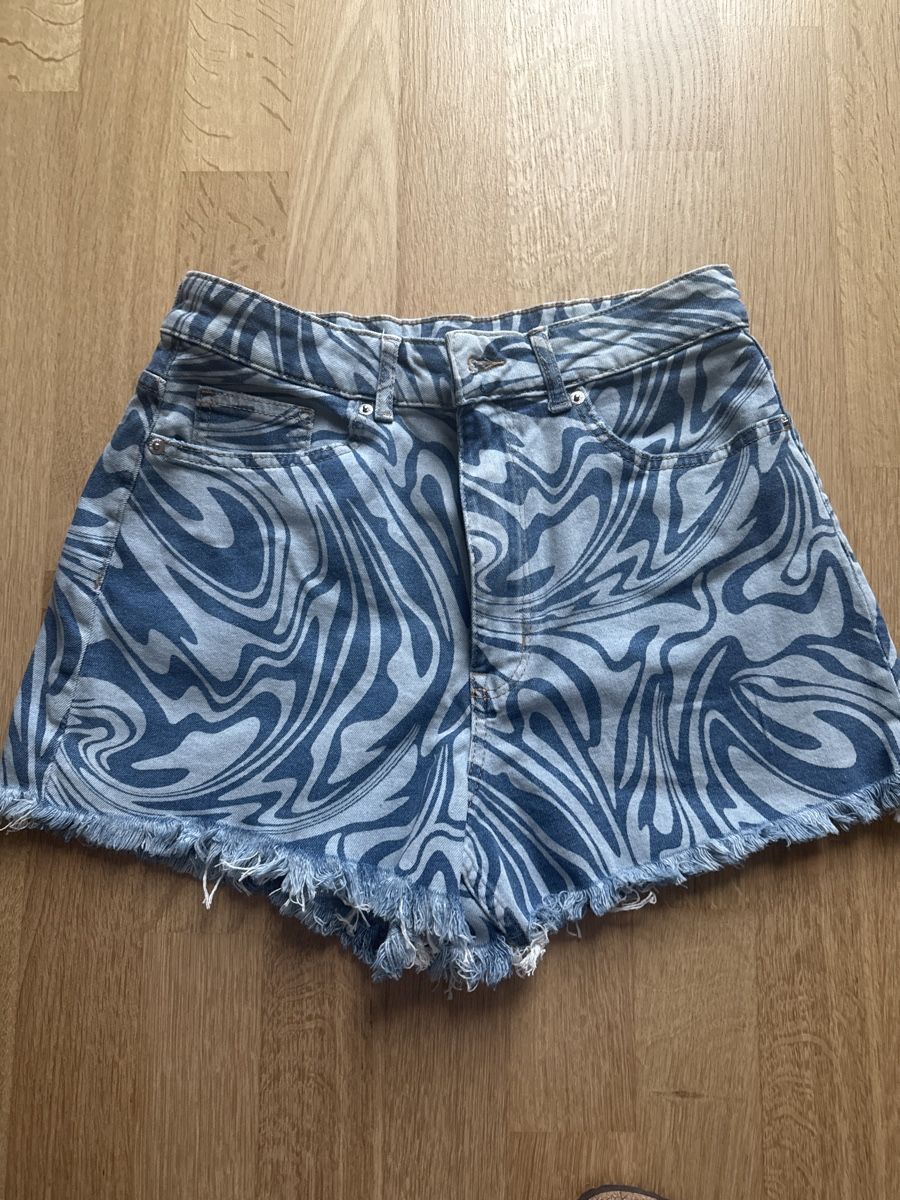 H&M Jeans: Stylish festival shorts – Gebraucht aus Fribourg von ksu_65bh