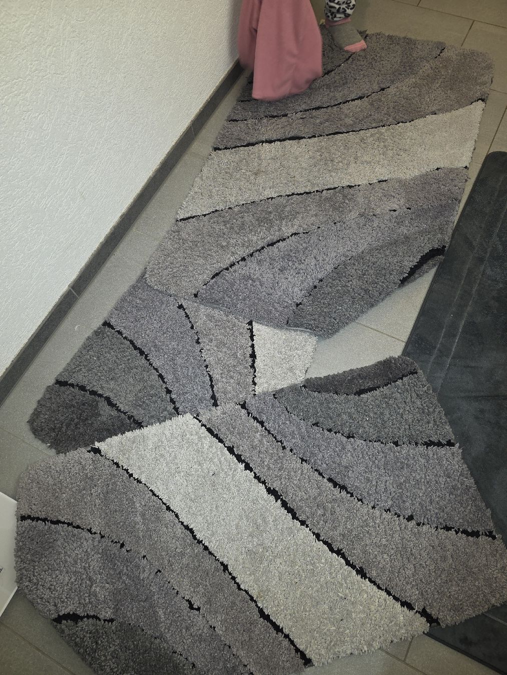 Tappeti: Badezimmerteppich Set, Grau mit Muster, 3-teilig! – Usato da Büsserach venduto da Divina86