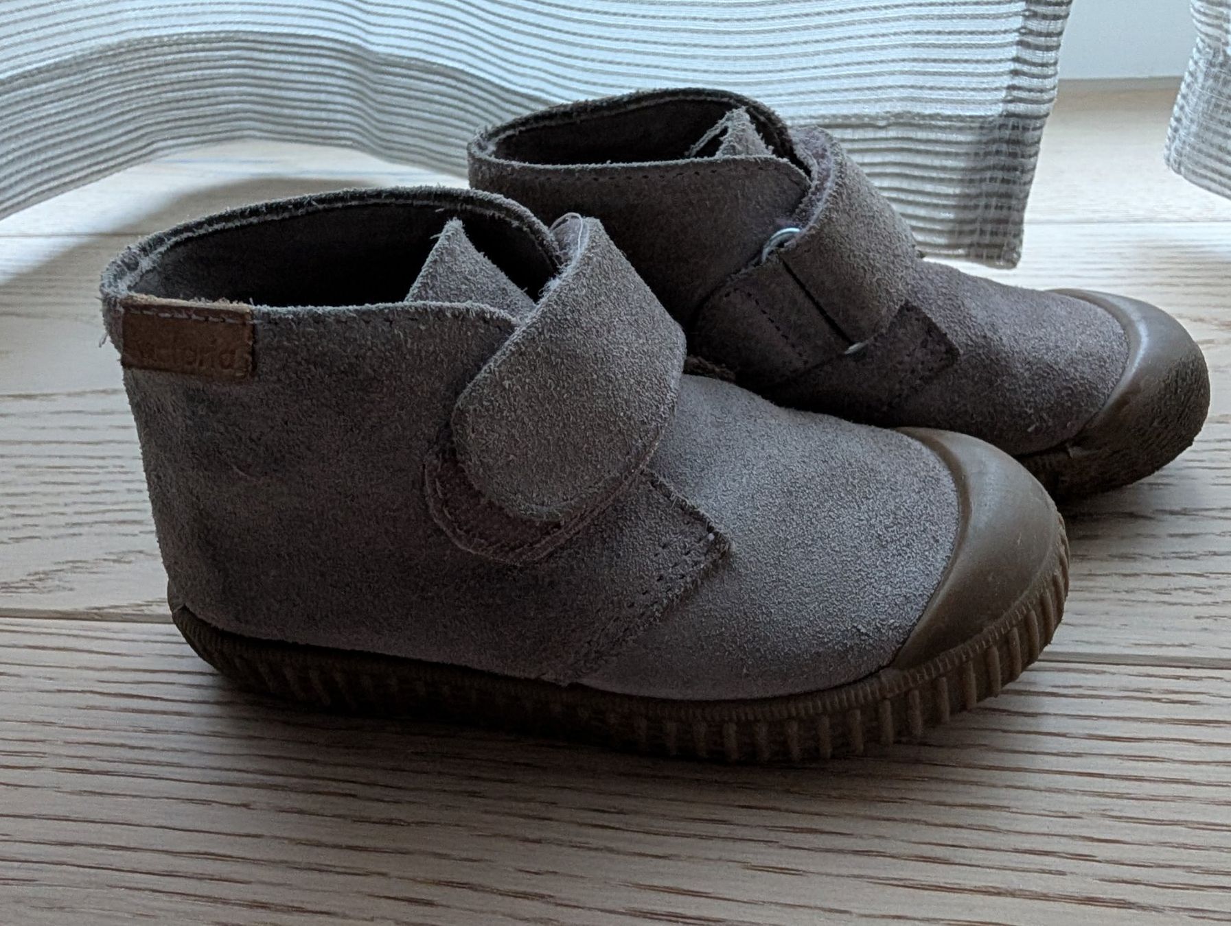 Victoria Scarpe per ragazzi: Victoria Halbschuh Grösse 24 – Usato da Malters venduto da wellrose 3
