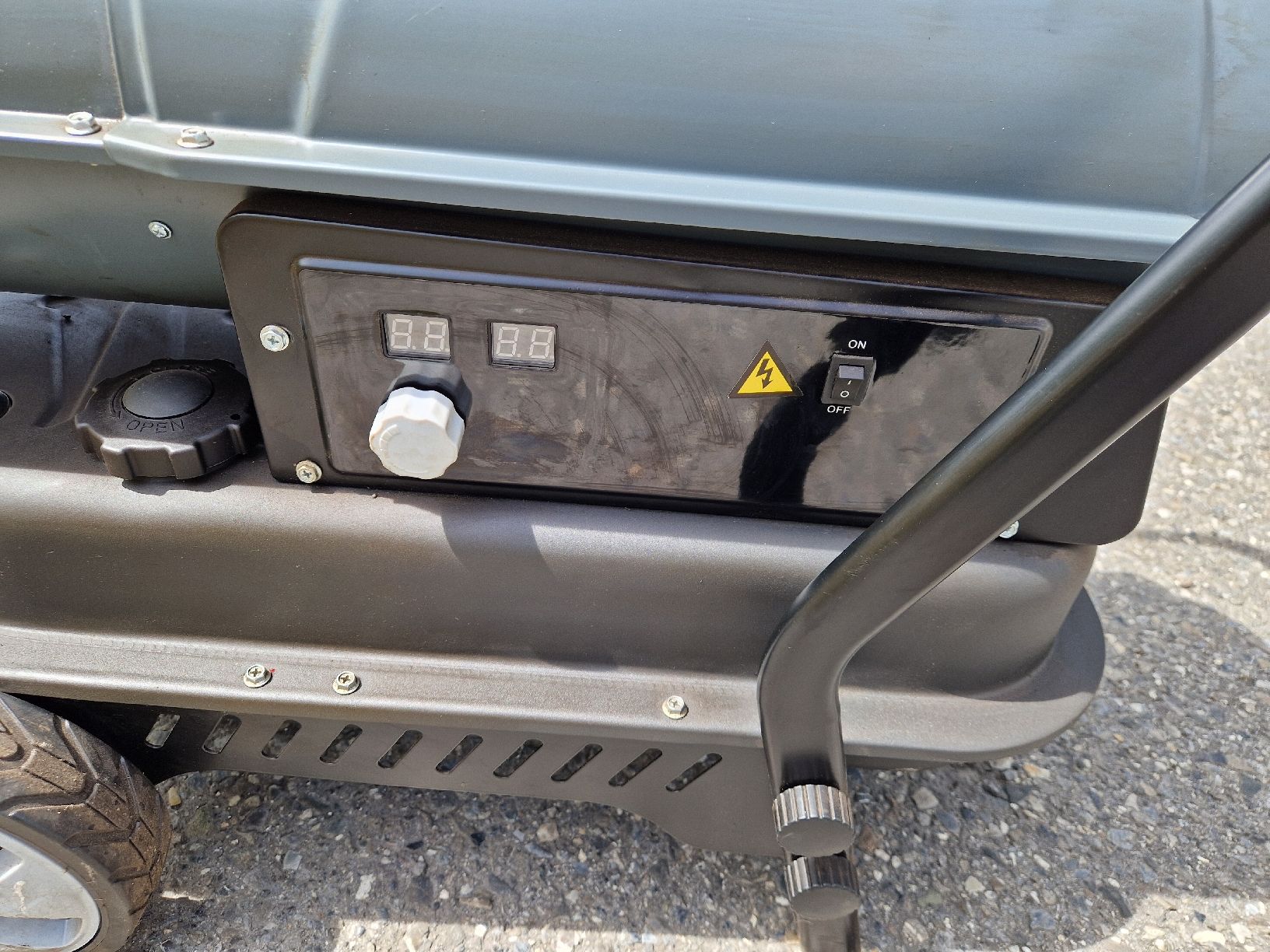 Diesel Radiatori: Heizkanone 30kW – Usato da Herbligen venduto da and_q5hr 2