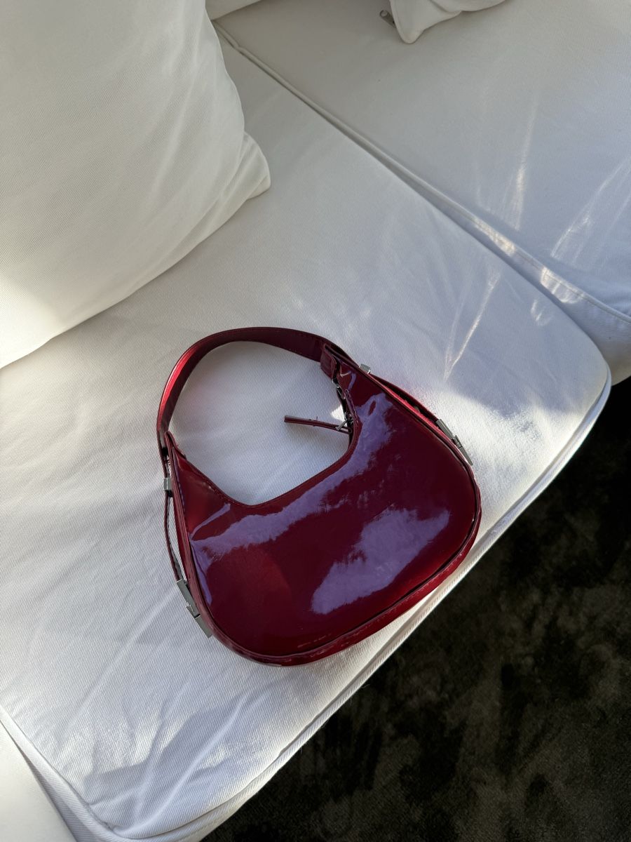 Taschen für Damen: Rote Lack Handtasche – Gebraucht aus Dietlikon von lizz.yy 1