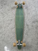 Longboard mit Doublekingpin Trucks