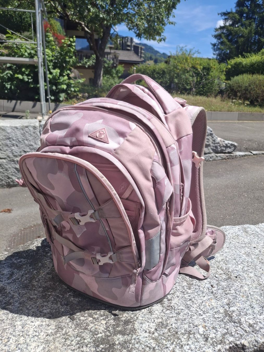 Kindertaschen: Schulrucksack  Satch Camouflage pink – Gebraucht aus Seewis-Schmitten von dan_5yjy 2