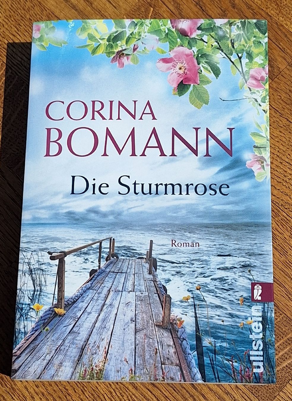 Libri: Buch "Die Sturmrose" von Corina Bomann – Nuovo (secondo la descrizione) da Inwil venduto da michaela0611