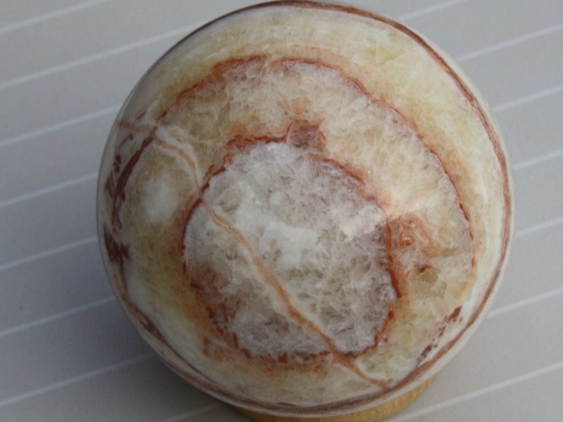 Minerali & Pietre curative: ARGONIT / CALCIT STEIN KUGEL – Usato da Wauwil venduto da Pneuedy 1