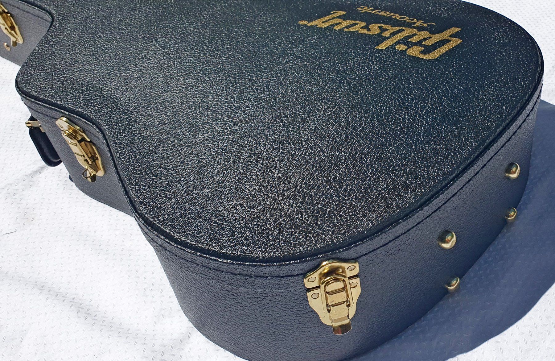 Gibson Musikinstrumente: Gibson Case Dreadnought Plüsch SCHWARZ Gitarrenkoffer – Gebraucht aus Basel von x-hobby 2