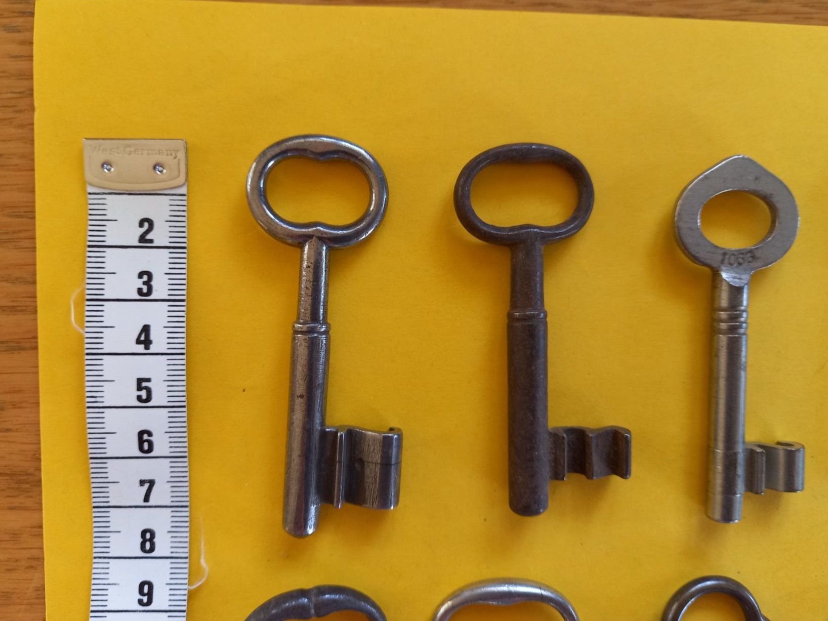 Chiavi: Lot de 10 diverses anciennes clefs – Usato da Rossens FR venduto da Souris1 1