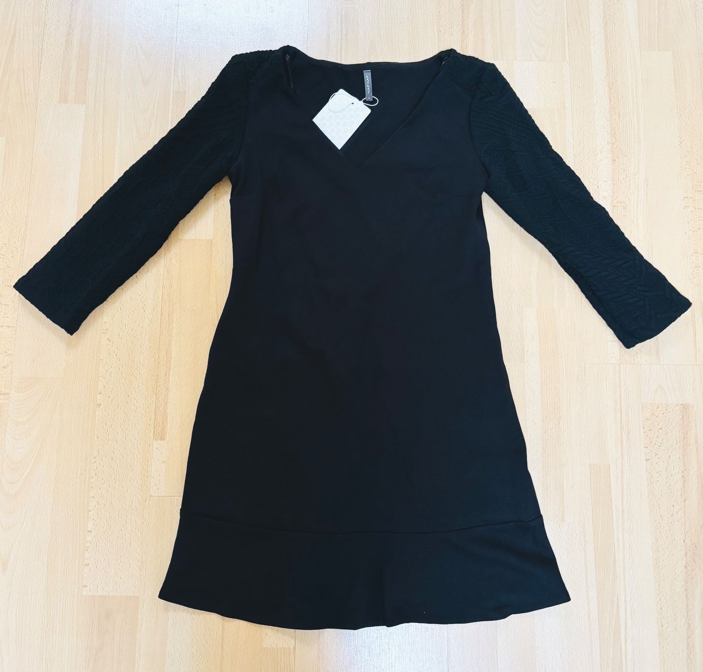 Nafnaf Vestiti: Naf Naf - Neues Kleid - schwarz -  Gr. S – Nuovo e nell'imballaggio originale da Zofingen venduto da Justizia_01