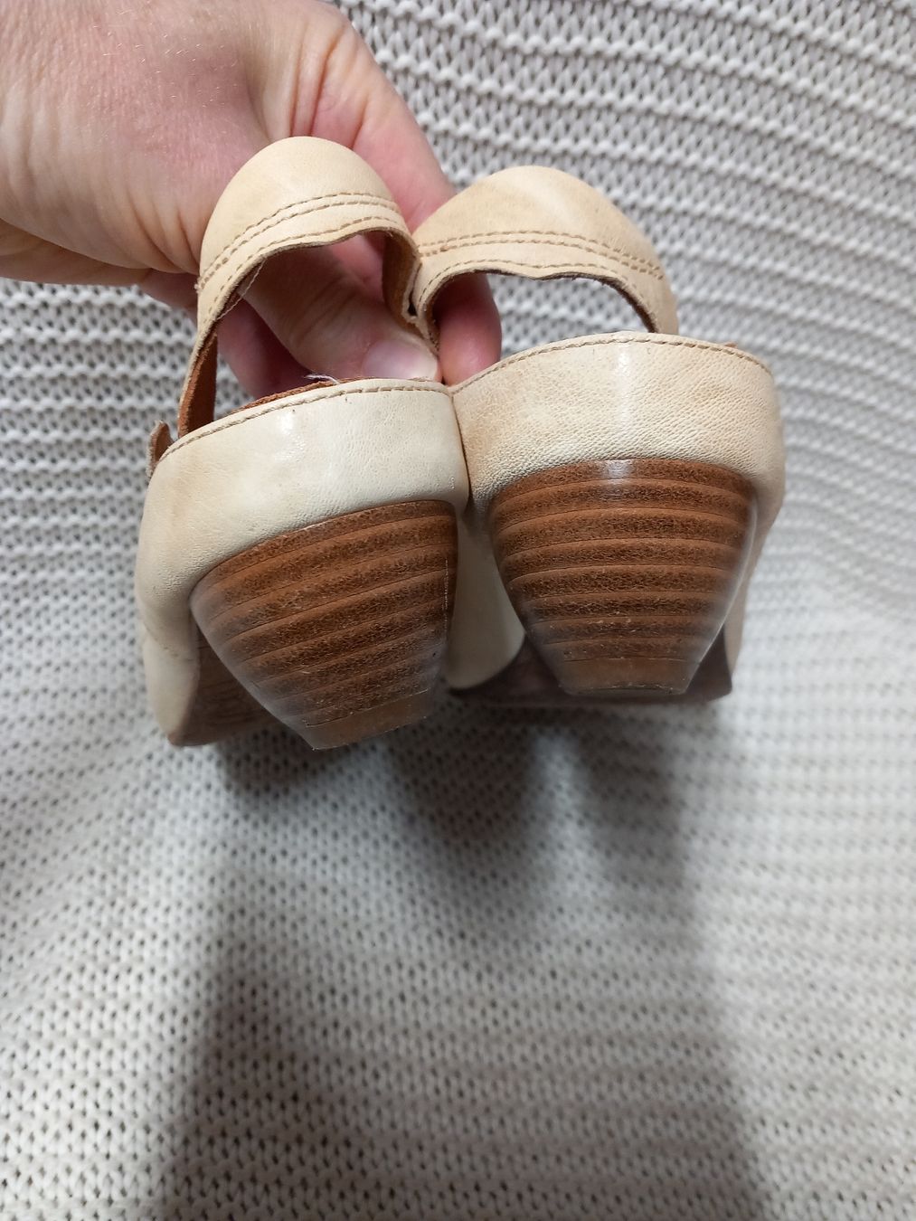Think Scarpe da donna: Think! Sandalen Echtleder Gr. 37.5 helles creme – Usato da Gwatt (Thun) venduto da umwelt-brocki 8