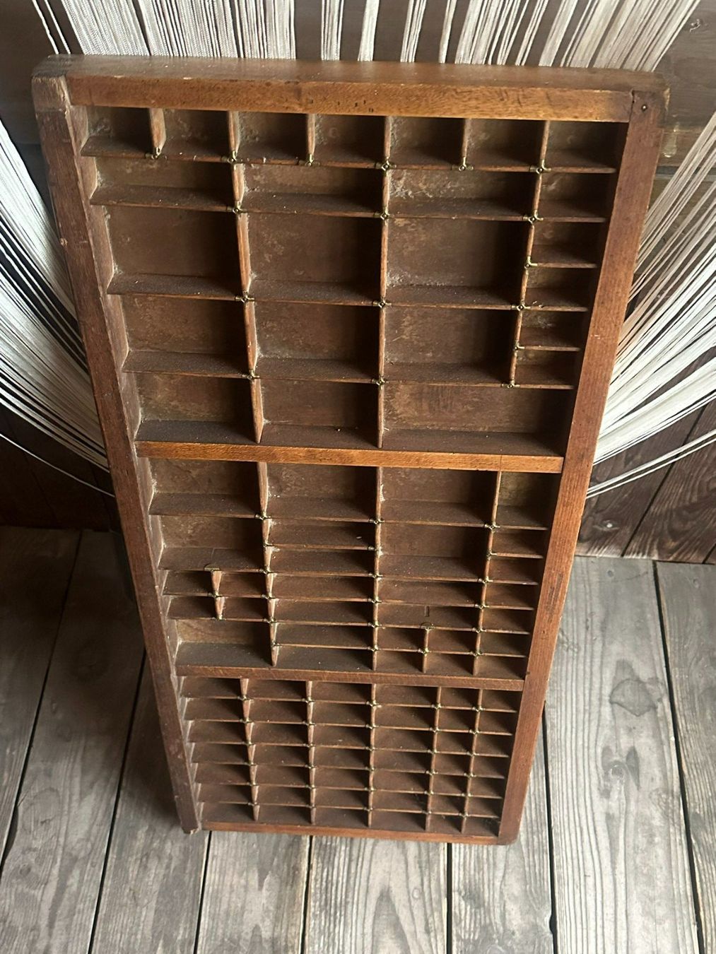Scaffali: ANTIKER SETZKASTEN HOLZ – Usato da Meienried venduto da ManuelaBoutique 1
