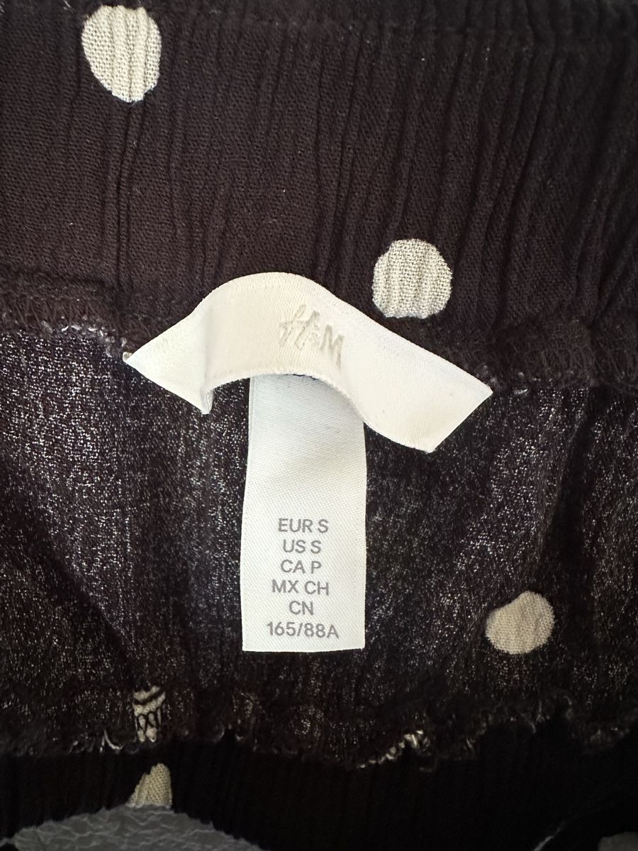 H&M Tops: Top H&M à pois – Gebraucht aus Luzern von myl_gu5 1