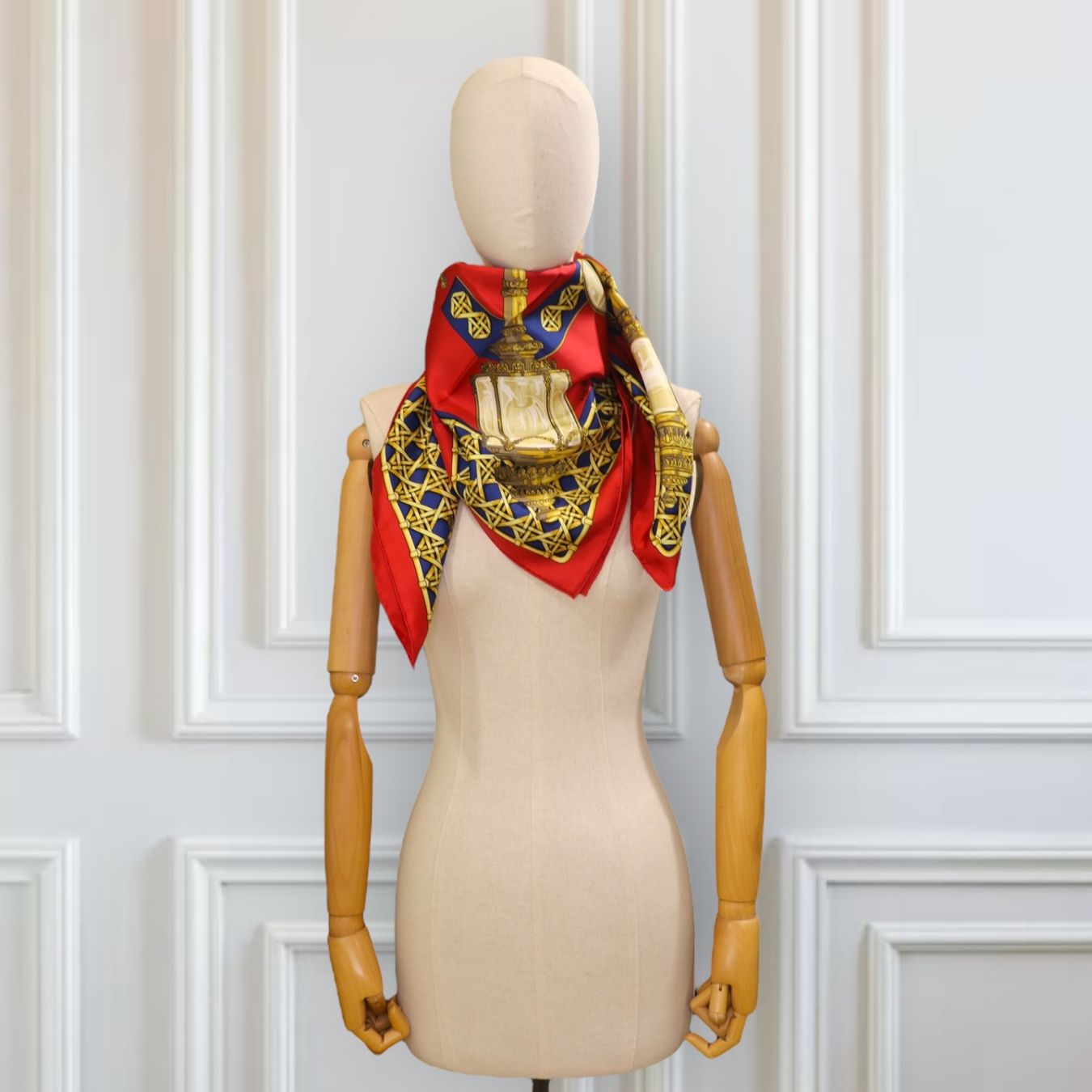 Hermès Foulard & Sciarpe: Hermès Carré "Feux de route" – Usato da Binningen venduto da Designerlabels 1