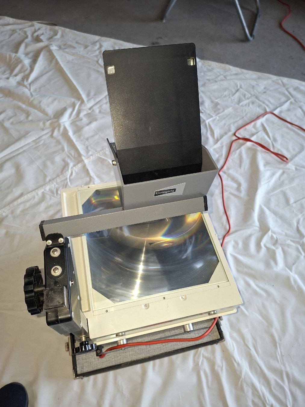 Proiettori: Overheadprojektor (Beamer) mit Koffer – Usato da Kallern venduto da Slobsen 4