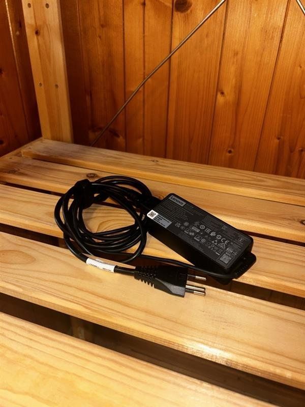 Lenovo Portables: ThinkPad E15 Gen3 mit Ladekabel – D'occasion à Ottikon par patrickb0104 2