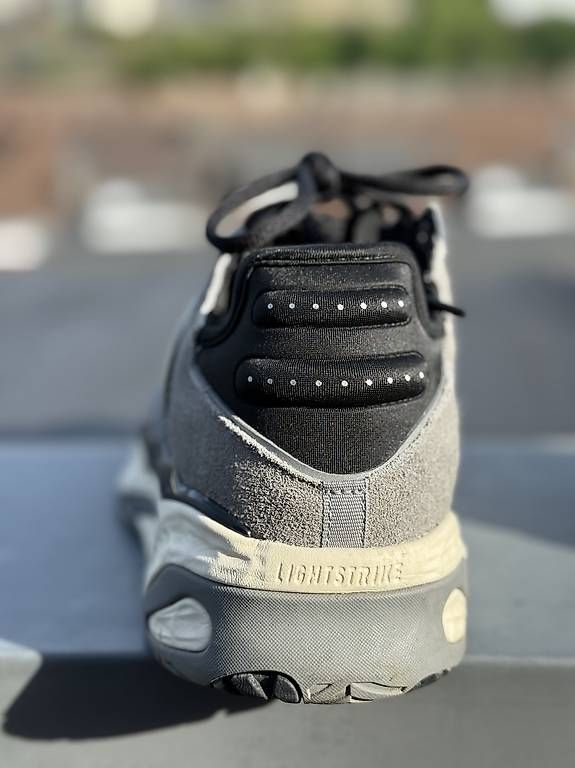 Adidas Scarpe da uomo: Chaussure Adidas – Usato da Neuchâtel venduto da didi10k 1