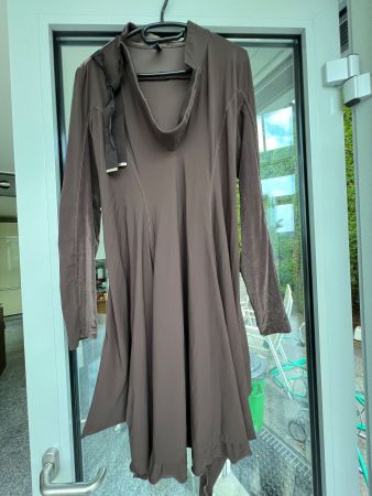 Kleid von High