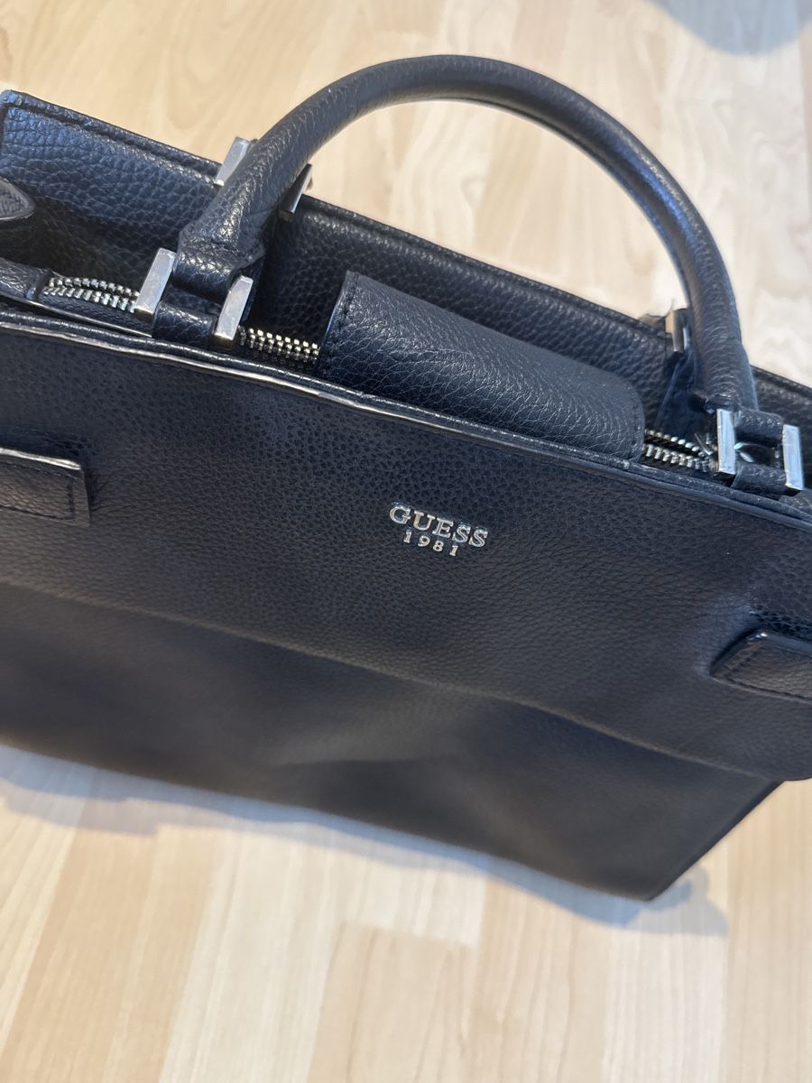 Borse da donna: Handtasche Guess schwarz – Usato da Zell ZH venduto da Guffos 1