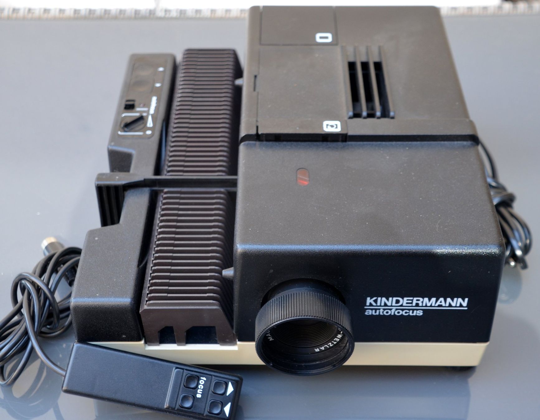 Proiettori: Kindermann autofocus Diaprojektor / projecteur – Usato da Collonges venduto da arashee 2