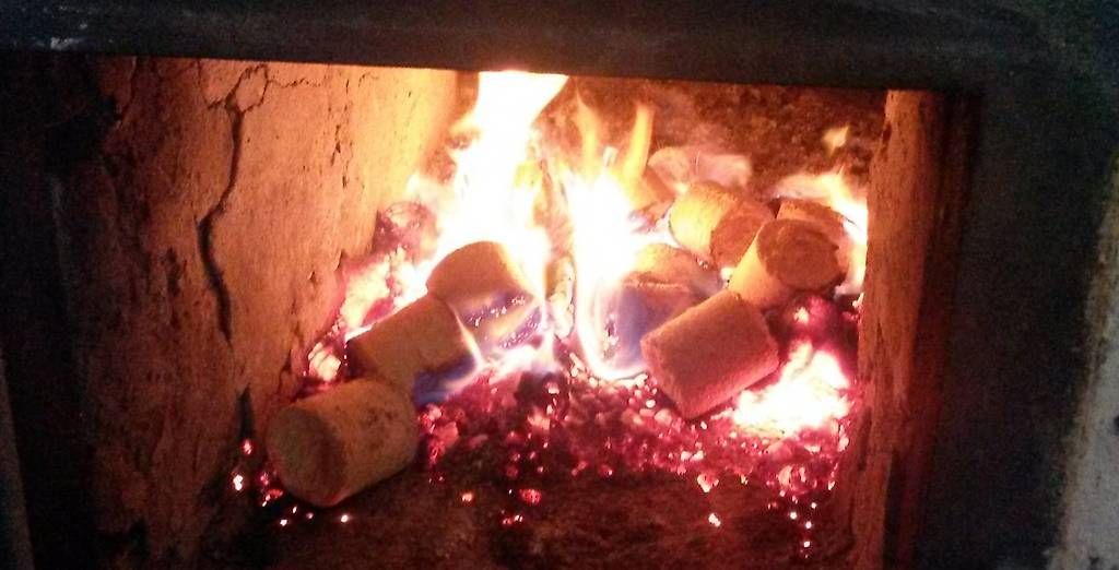 Articoli in legno: Holzbrikett 's – Nuovo (secondo la descrizione) da Flumserberg Bergh venduto da tamaramullis 1