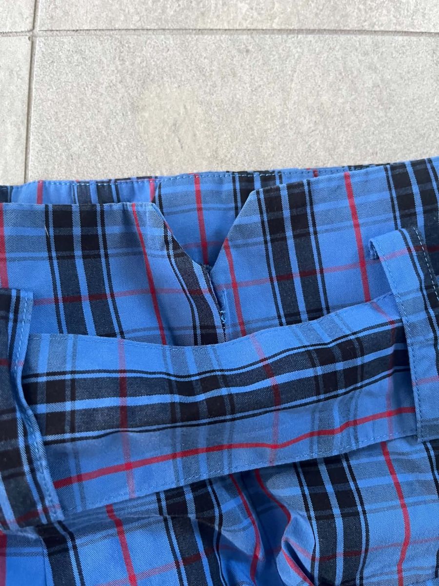Zara Pantalons: Hose Zara XS – Défectueux à Minusio par liam04 2