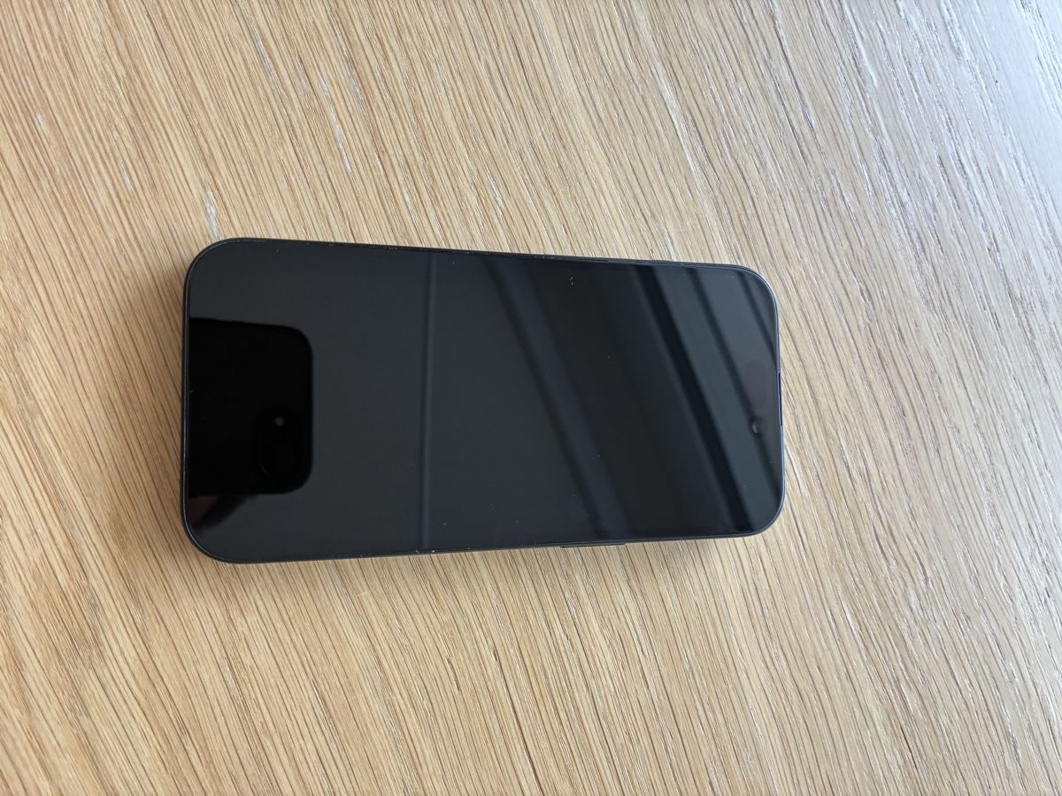 Apple Telefoni cellulari / Smartphones: iPhone 15 Schwarz 256 GB  – Usato da Moosseedorf venduto da Henneth 1