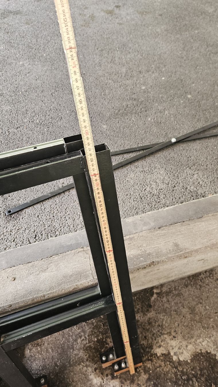 Scaffali: Schwarzes Metallgestell, ca. 85 cm  – Usato da Bonstetten venduto da Brigitte04volle 1