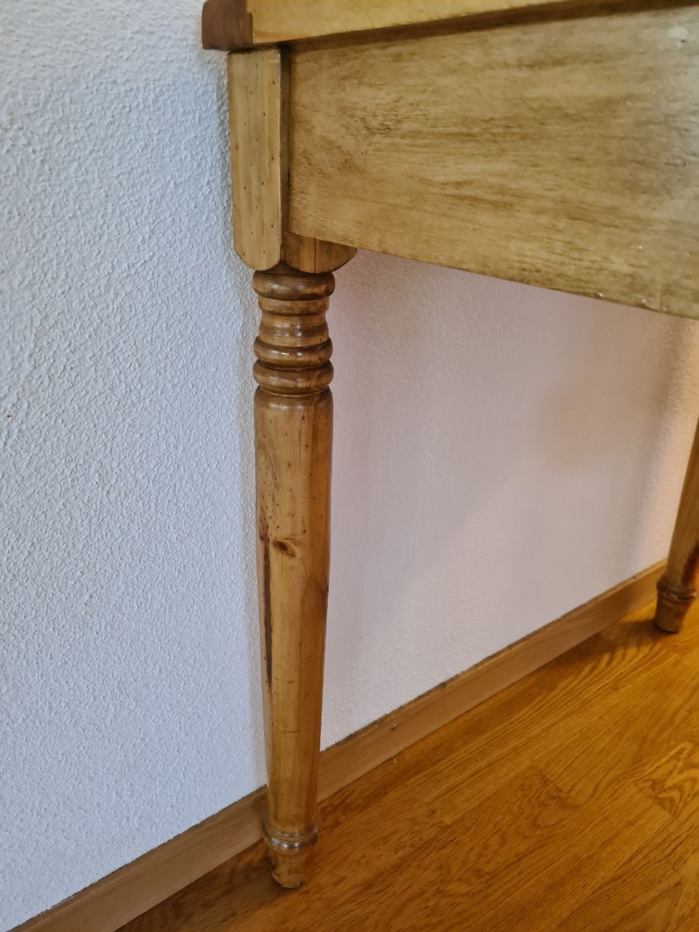 Tavoli: Schöner Holztisch – Usato da Bürglen TG venduto da ale_8b2v 1