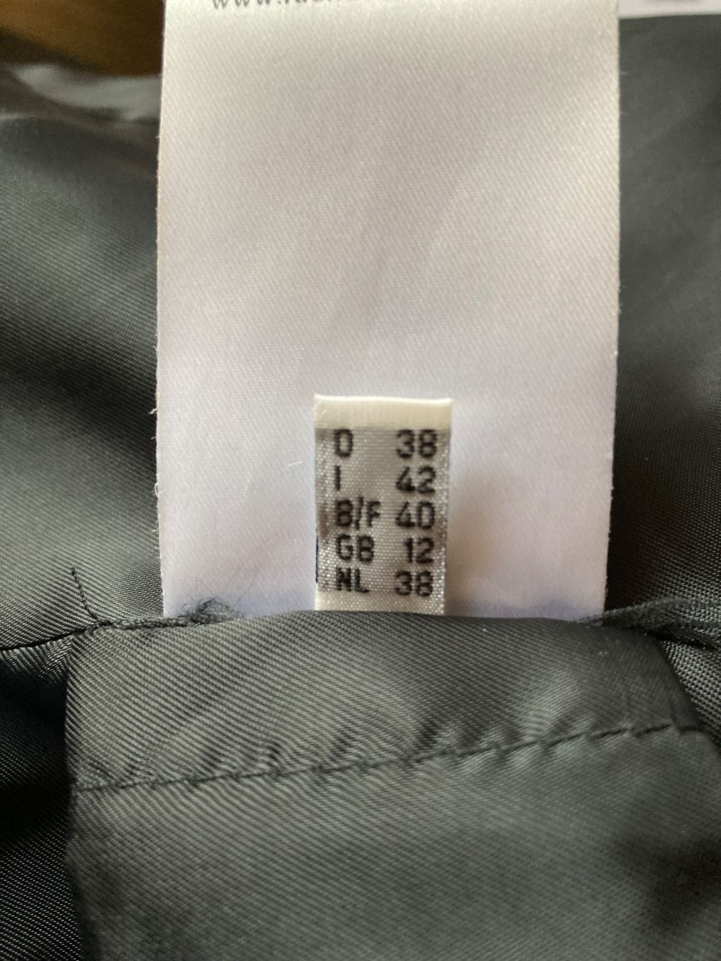 Cappotti: Damen Mantel Fuchs Schmitt Grösse 38 – Usato da Seewis Dorf venduto da reddragon02 3