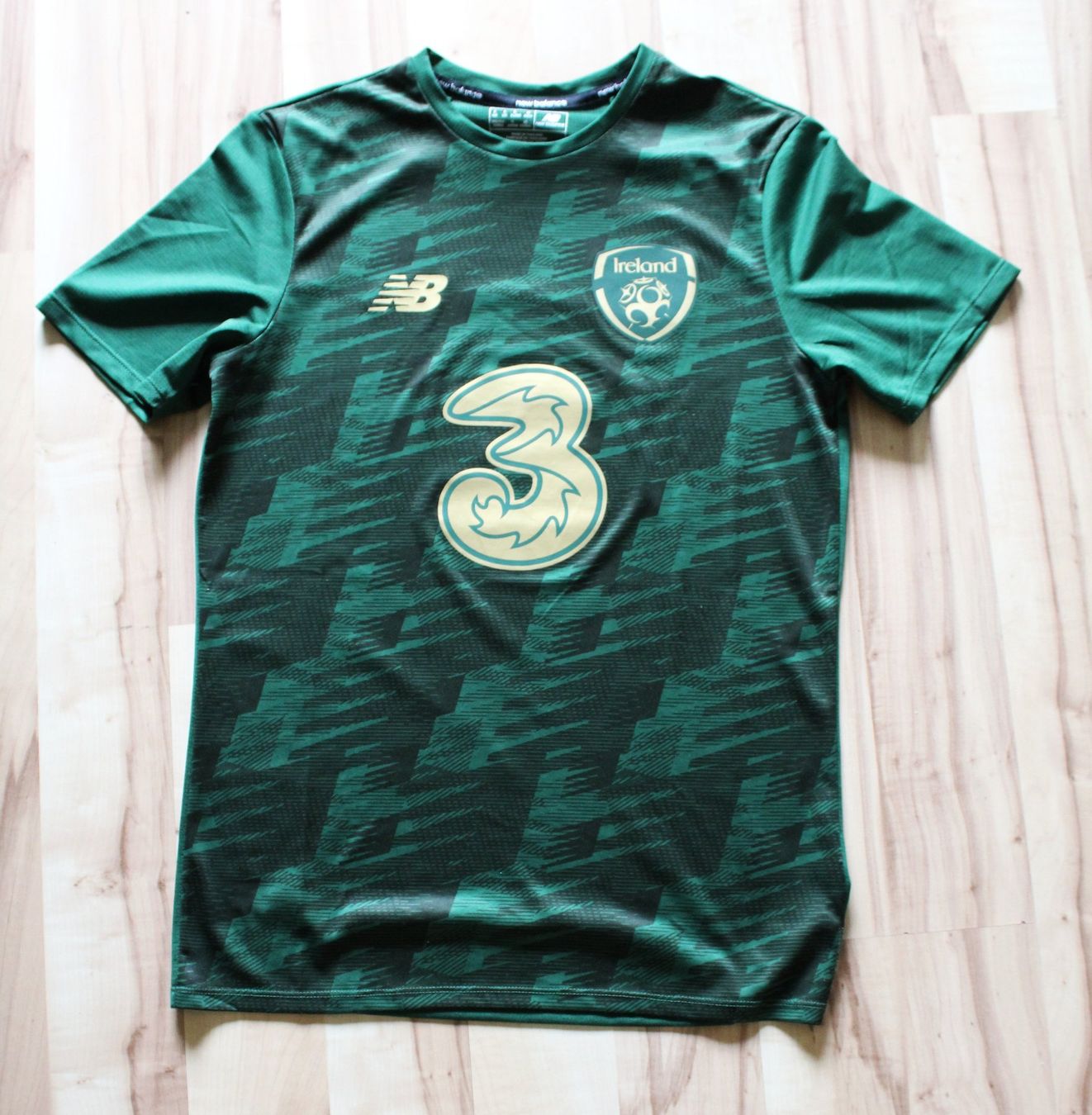 New Balance Leibchen & Hosen: Trikot Irische Nationalmannschaft – Gebraucht aus Worblaufen von Cookie23
