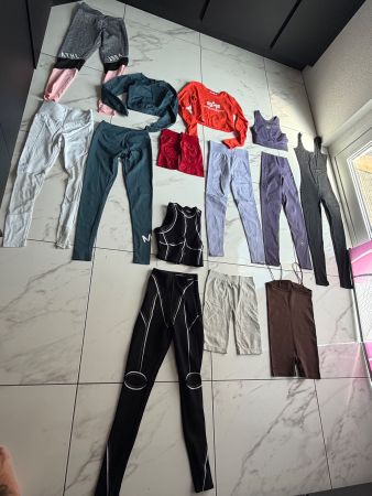 GROSSES SPORTBEKLEIDUNGS-BUNDLE GR XS