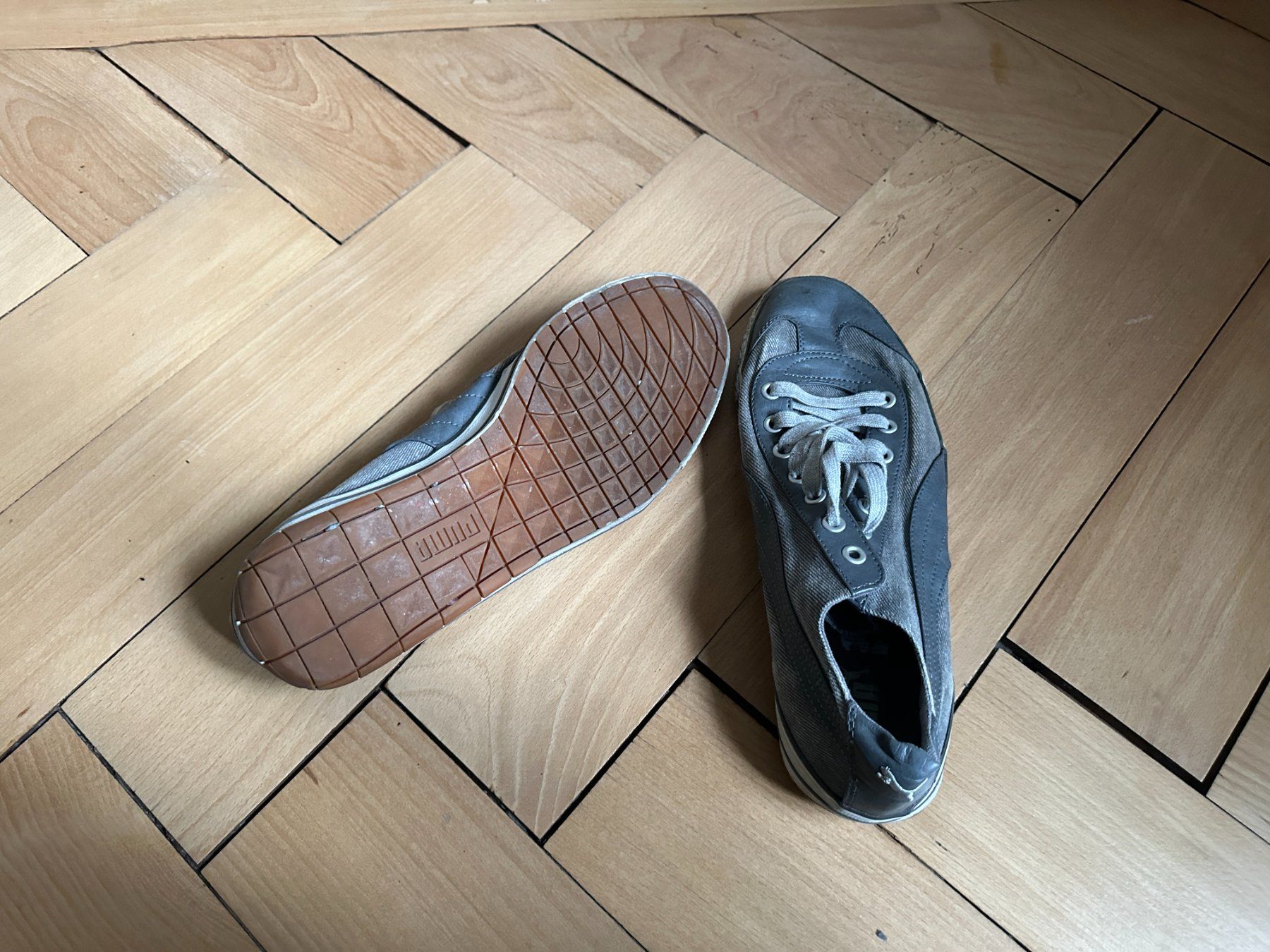 Puma Chaussures hommes: PUMA - Sneaker grau 44 – D'occasion à Zürich par Diazaio 3