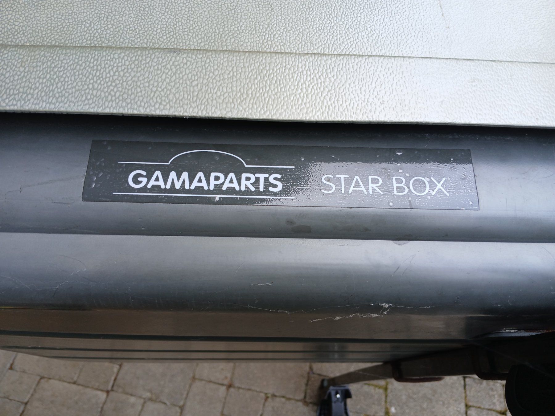 Box da tetto: Dachbox ca. 230 L, Quergestänge ca. 130cm – Usato da Hinwil venduto da Unglaubliche-Treffer 3