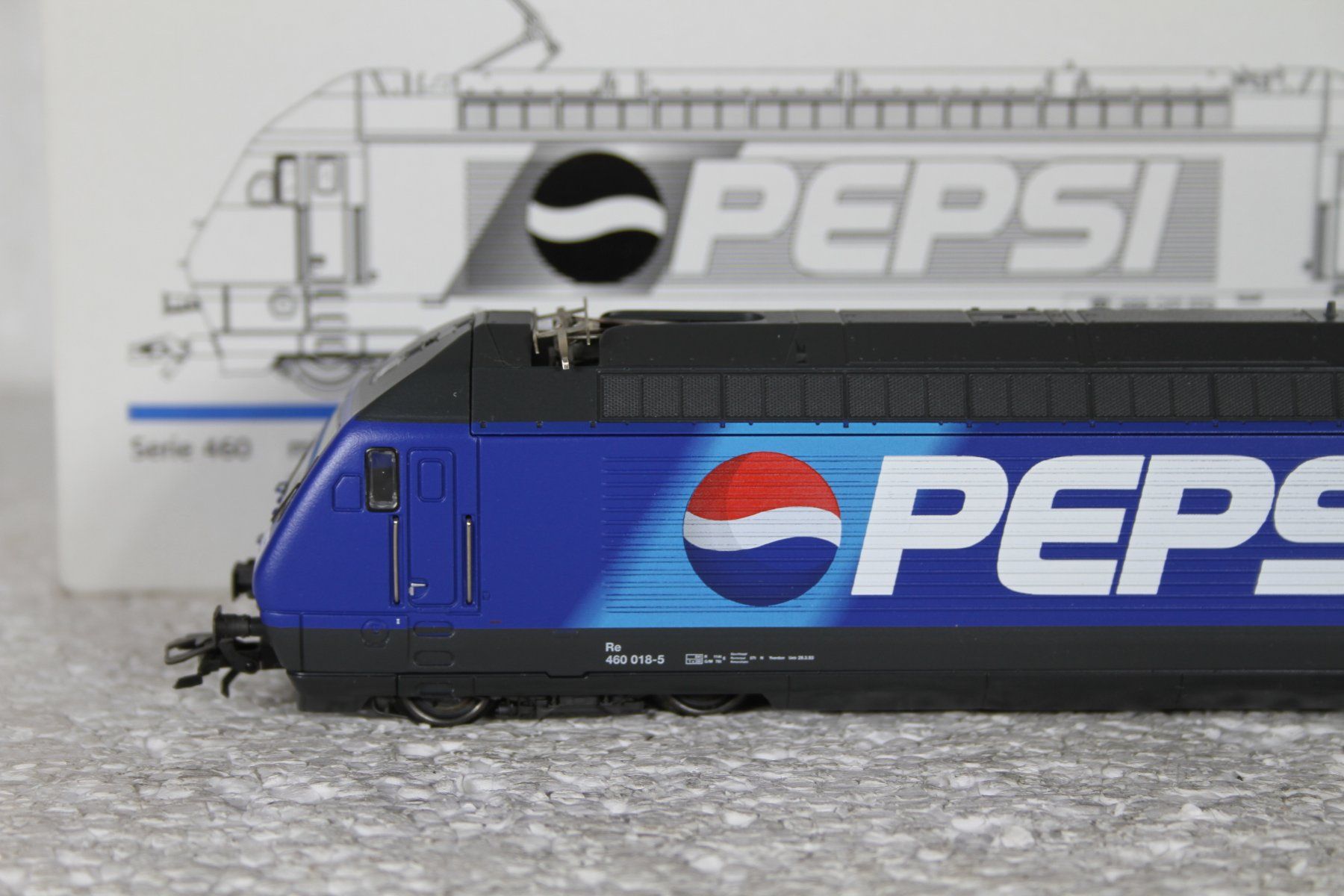 Märklin Modellini di ferrovie: Märklin 34633SBB Re 460 Pepsi – Usato da Triesen venduto da gleis8 1