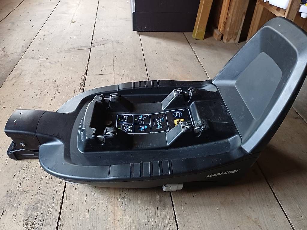 Maxi-Cosi Seggiolini per auto: Maxi Cosi Pearl pro 2 und Isofixstation – Usato da Wanzwil venduto da Mond113 3