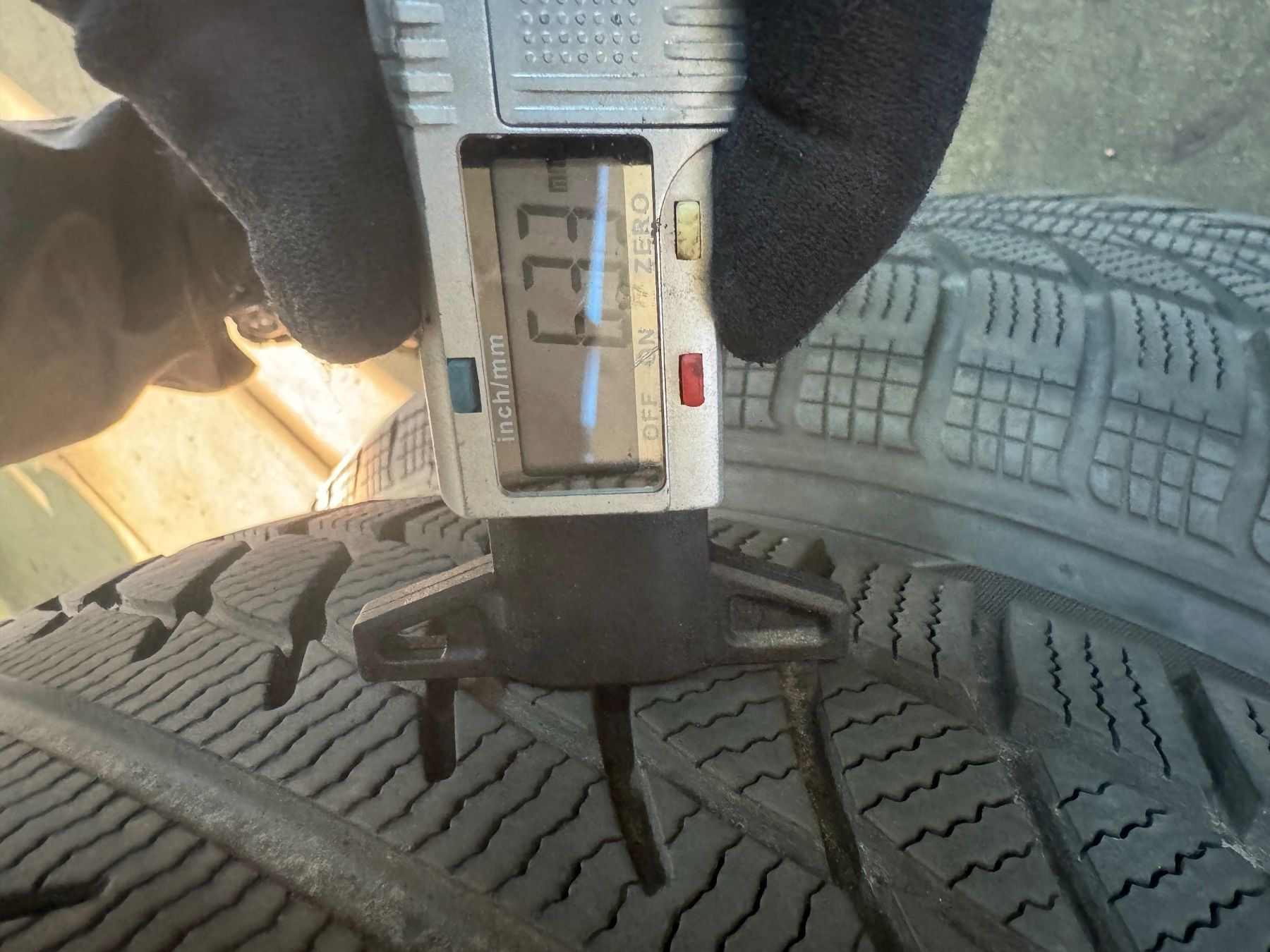 Goodrich Pneus & Roues: 235/65R17 – D'occasion à Widen par Dinero02 5