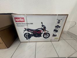 Kinderfahrzeug Aprilia Dorsoduro 900 gebraucht im Karton