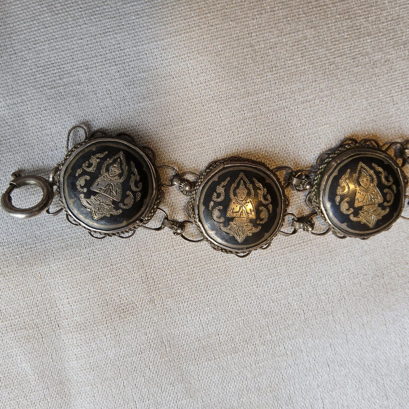 Armbänder & -reifen: Antikes buddhistisches Armband Silber/Schwarz – Gebraucht aus Zürich von helsan 7