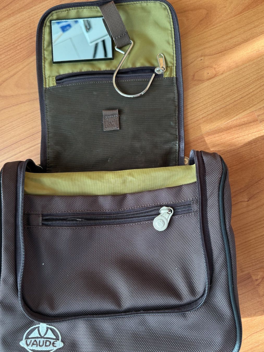 Custodie per cosmetici: Necessaire/Kulturbeutel – Usato da Wängi venduto da squirrelwoman 1