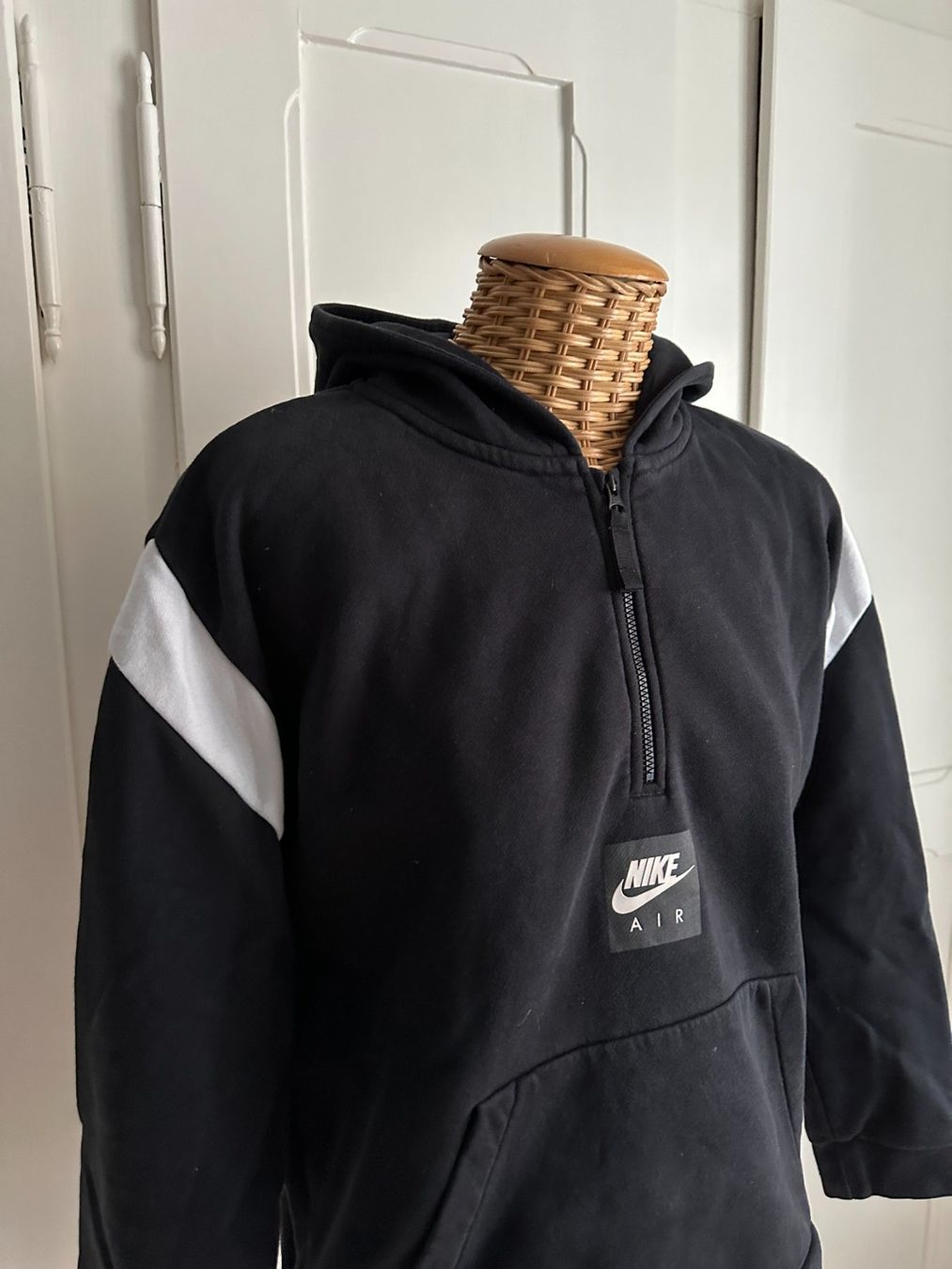 Nike Maglioni & Felpe: NIKE - Hoodie Pullover schwarz XL – Usato da Zürich venduto da Diazaio 1