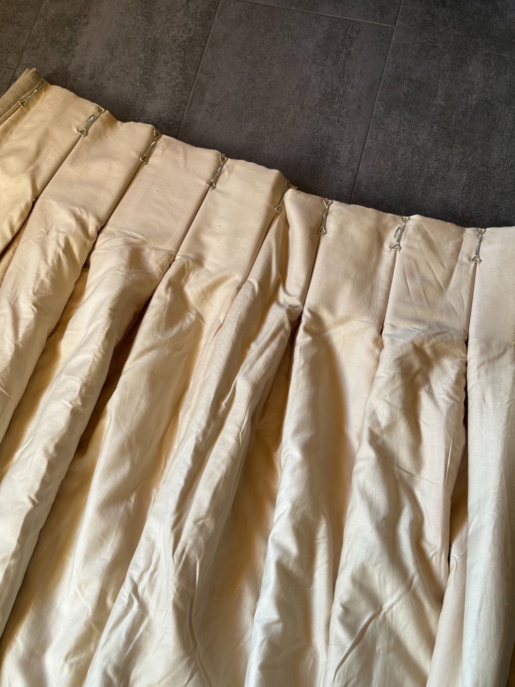Tende: high-opacity linen curtains – Usato da Oeschseite venduto da -Luxury-On-Line- 4