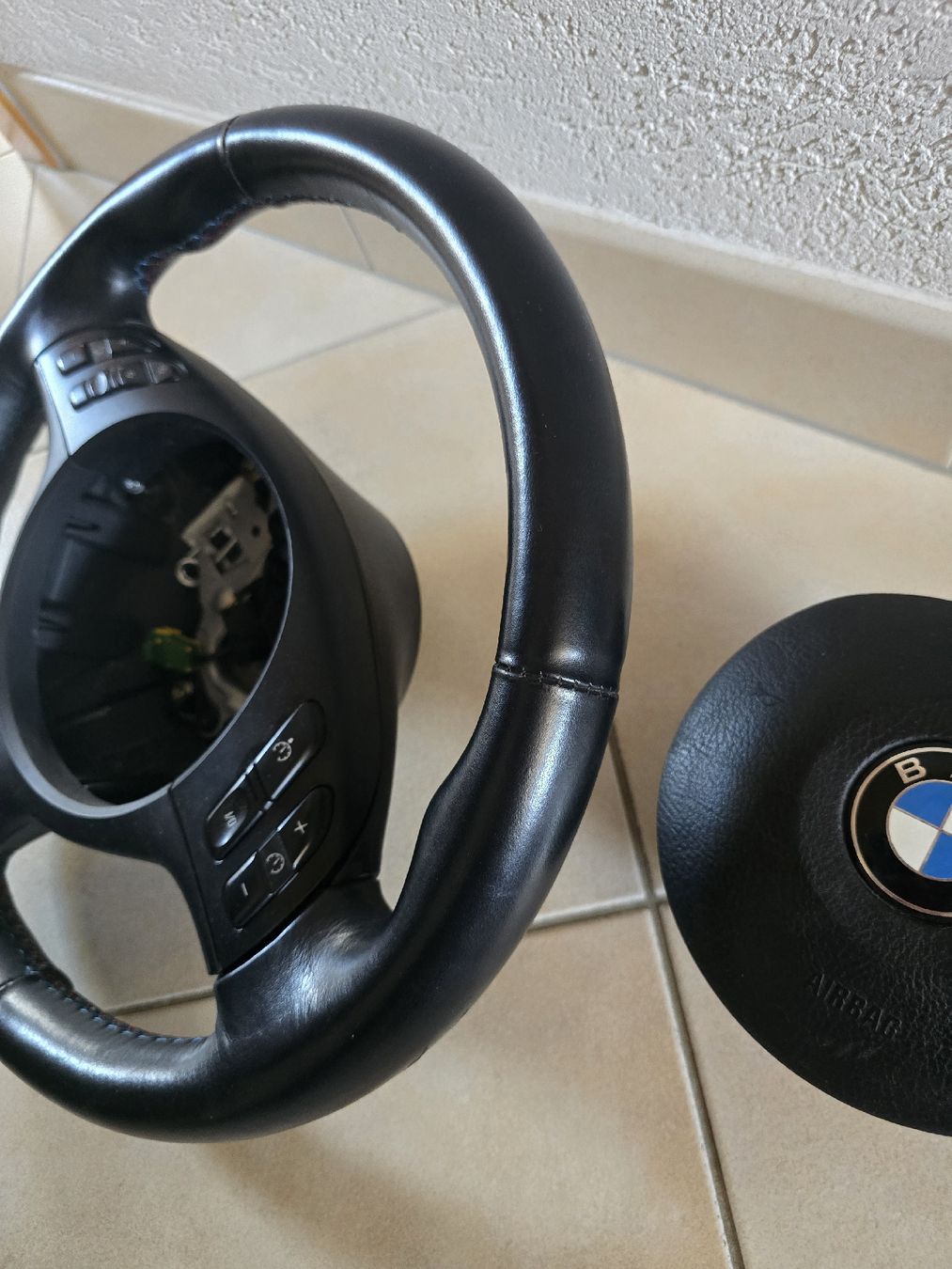 Alle Autoersatzteile: Volant M bma e46 multifonctions  – Gebraucht aus Froideville von tra_n6rb 3