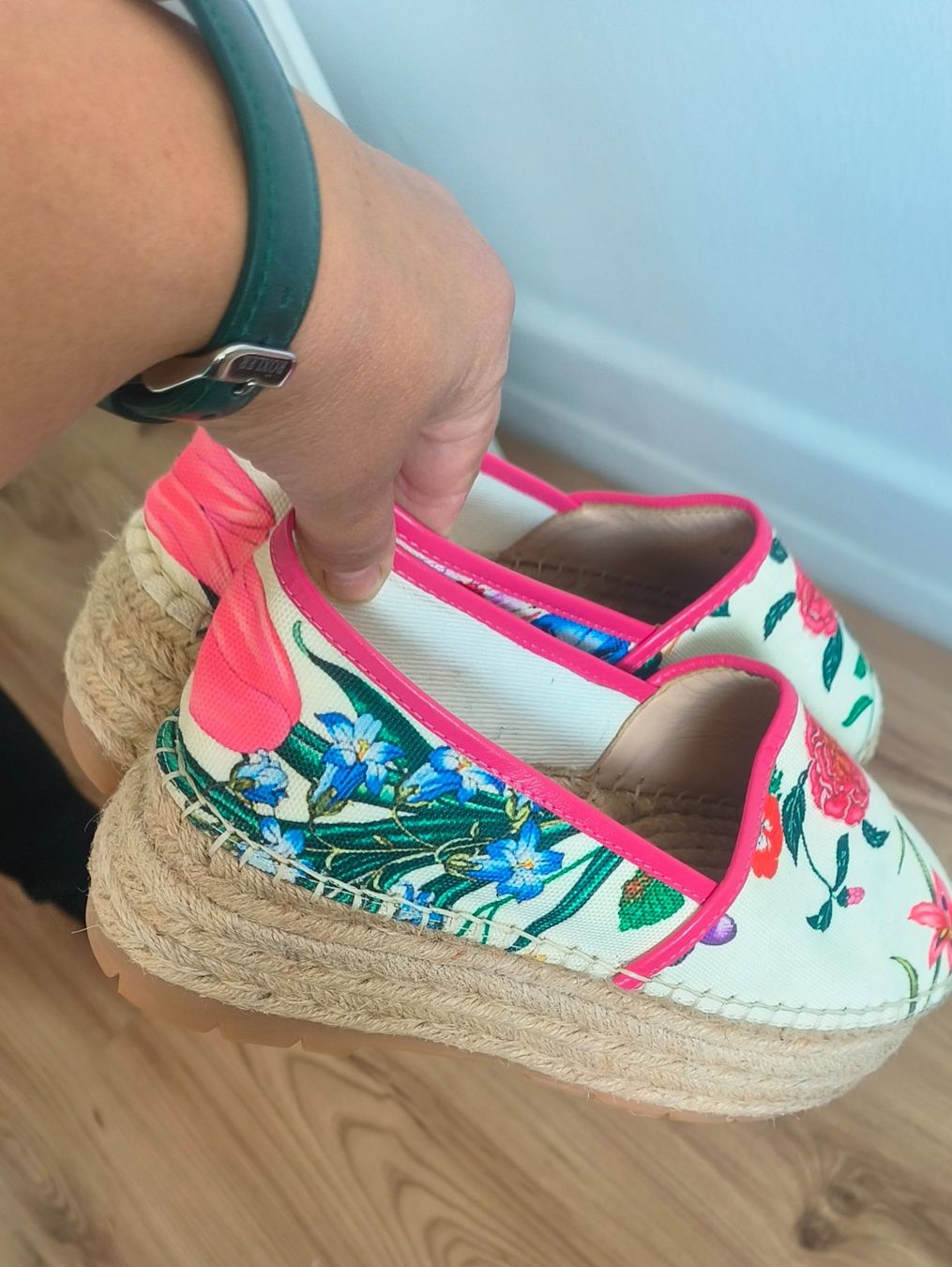 Scarpe da donna: Gucci Espadrilles – Usato da Beringen venduto da Holly.80 1