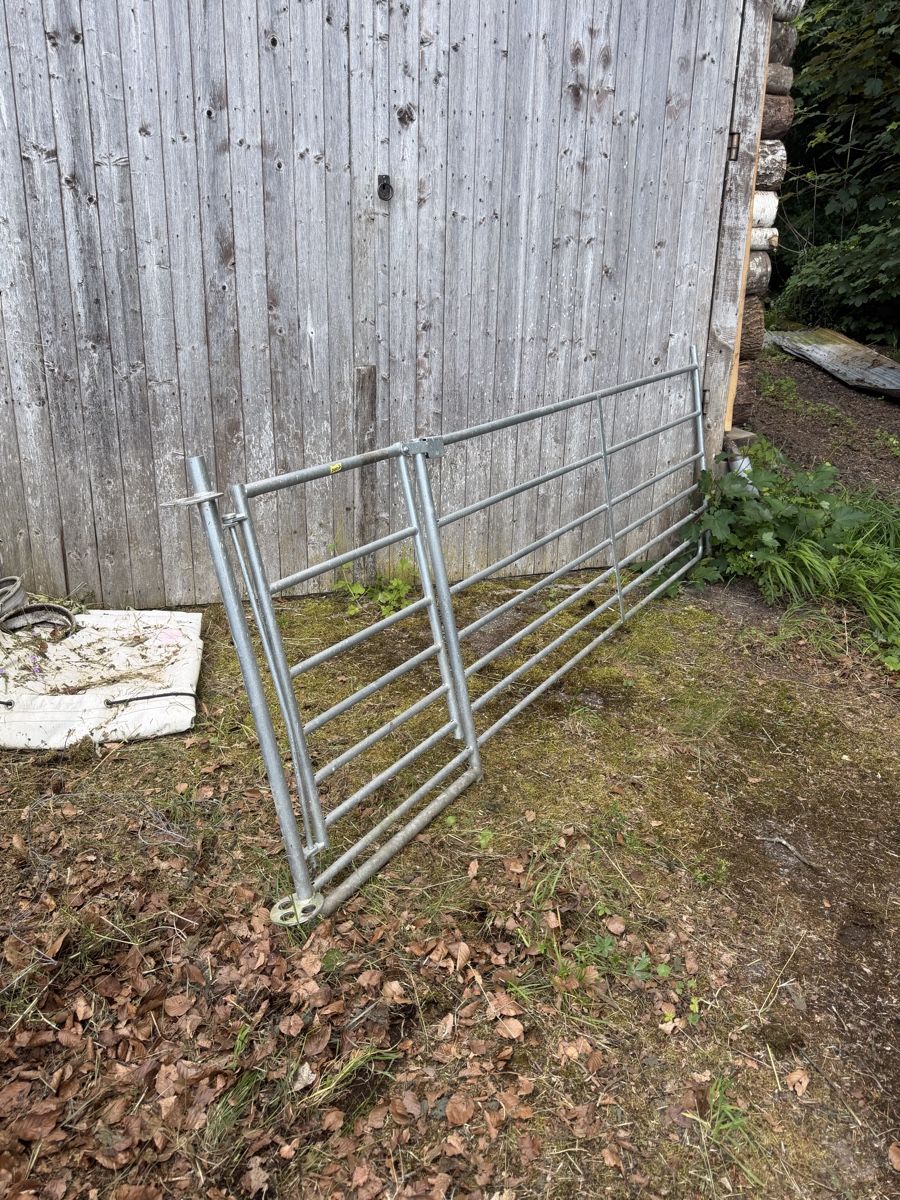 Altre attrezzature per stalle: Weidetor Metall verzinkt – Usato da Hedingen venduto da Apriah