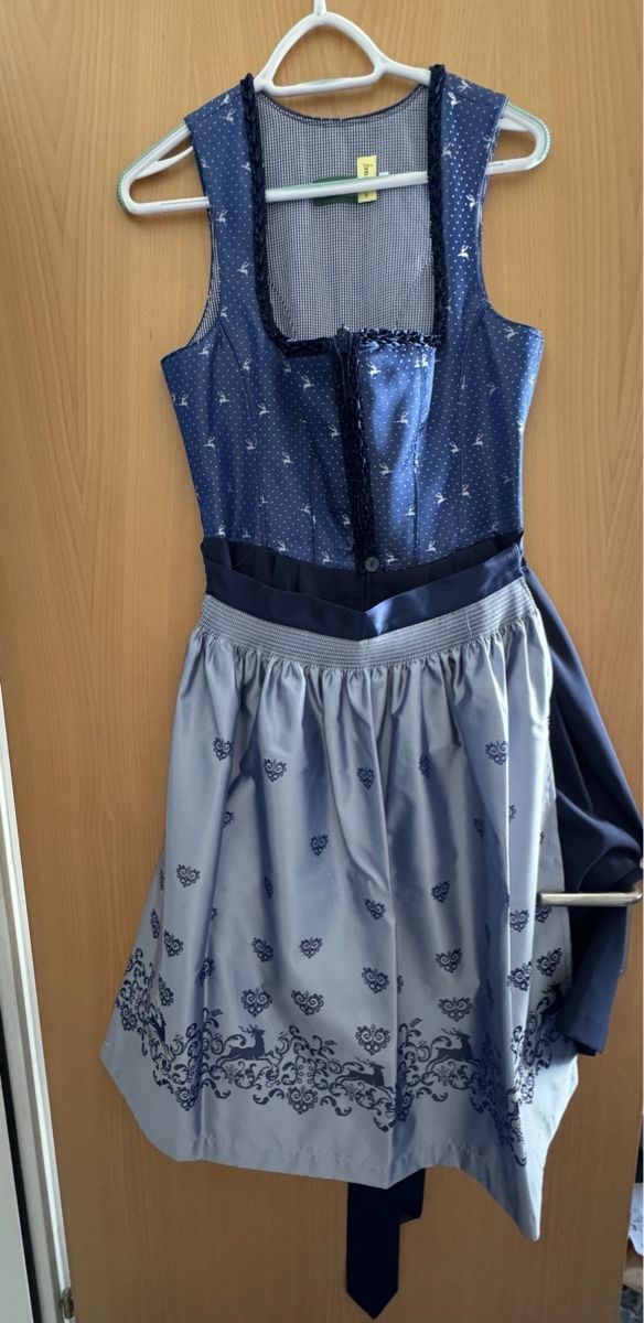 Costumi: Dirndl Gr. 40 blau – Nuovo (secondo la descrizione) da Uznach venduto da Martina191185