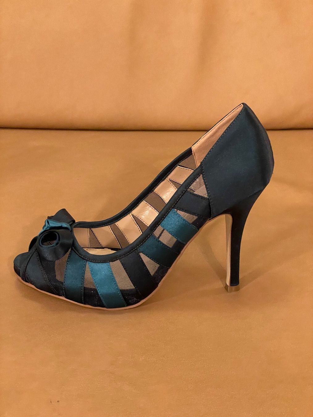Scarpe da donna: Paula Soler high heels – Nuovo (secondo la descrizione) da Corcelles NE venduto da gingerbrain 1