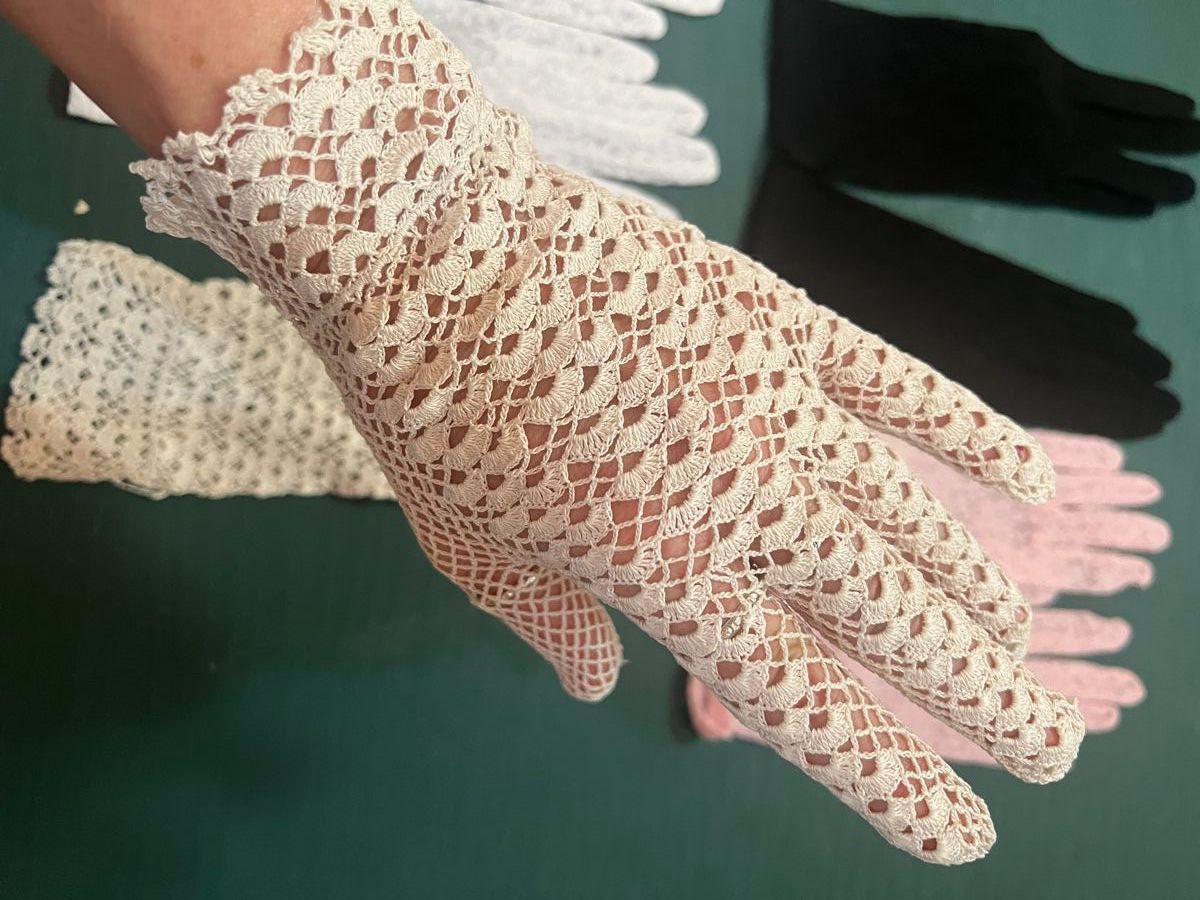 Guanti & manicotti: Damen Handschuhe Spitze/Stoff beige – Nuovo e nell'imballaggio originale da Basel venduto da bellespirit