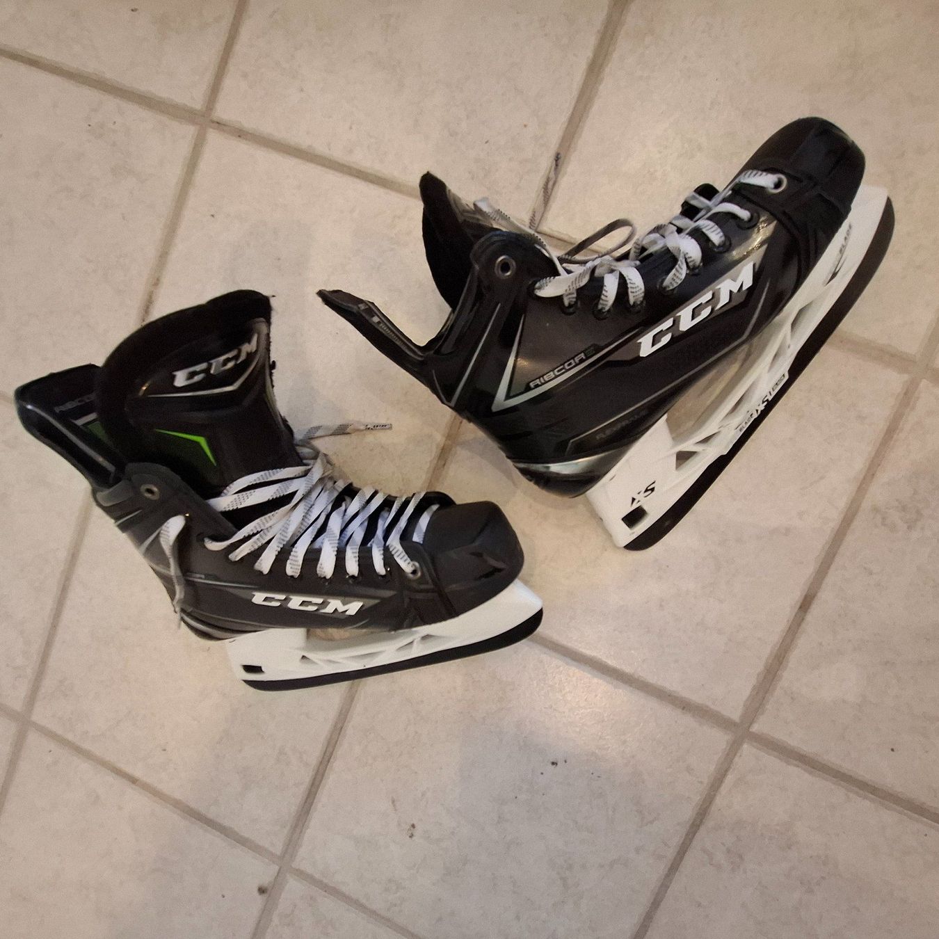 Ccm Patins à glace: Schlitthuhe - CCM – D'occasion à Bonstetten par Theo75