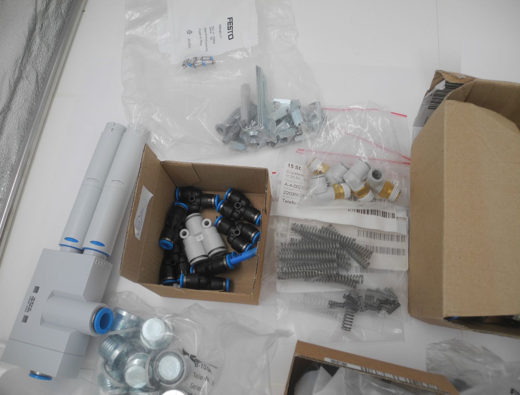 Elektronikbauteile: Festo L-Steck Verschraubenungen, Nr. 46b – Gebraucht aus Kottwil von Crazyrolf 4