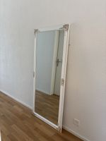 Grosser Wandspiegel